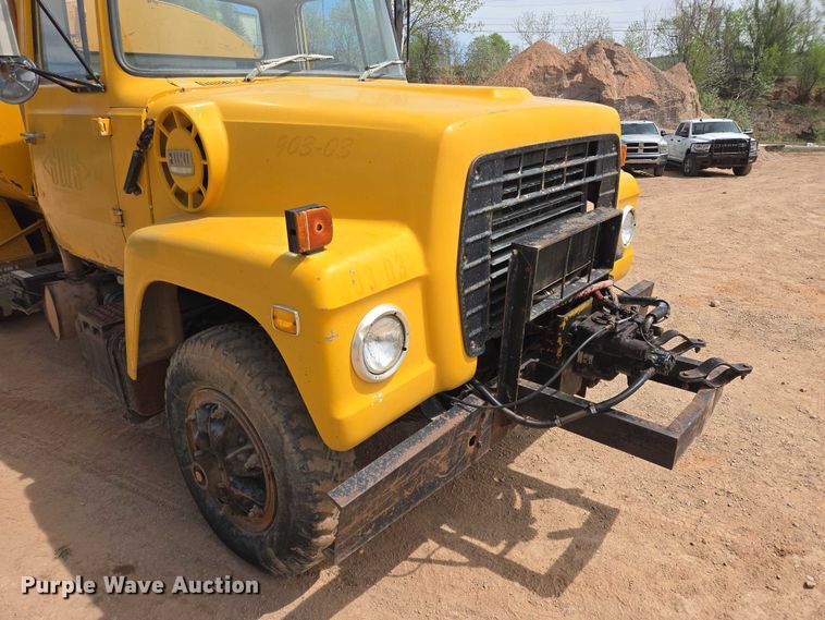 image for item EB1447 1972 Ford 8000 water truck