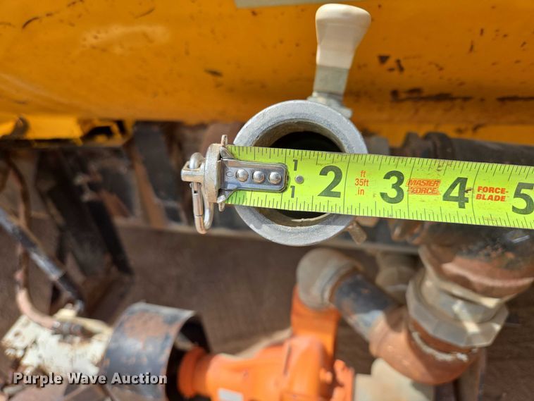 image for item EB1447 1972 Ford 8000 water truck