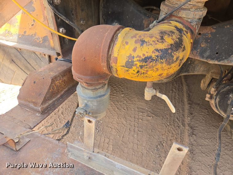 image for item EB1447 1972 Ford 8000 water truck