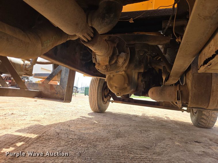image for item EB1447 1972 Ford 8000 water truck