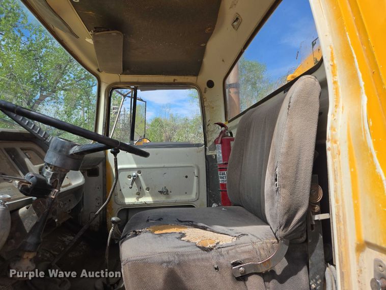 image for item EB1447 1972 Ford 8000 water truck