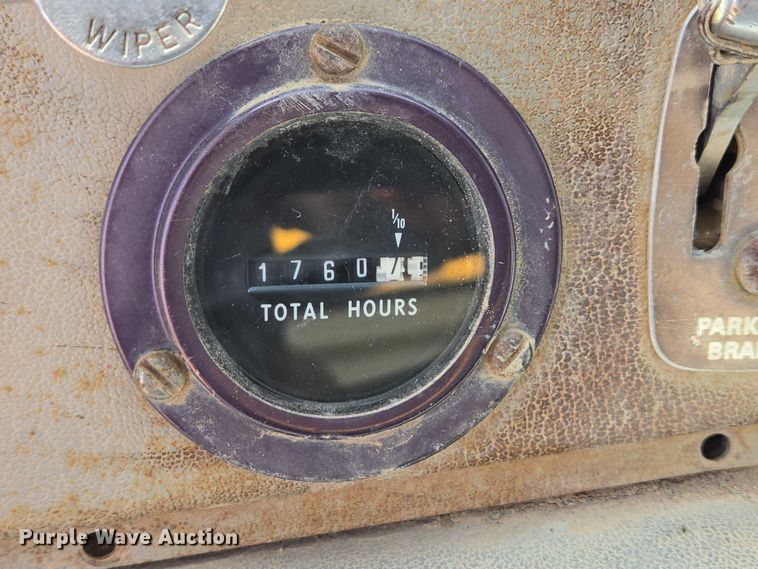 image for item EB1447 1972 Ford 8000 water truck