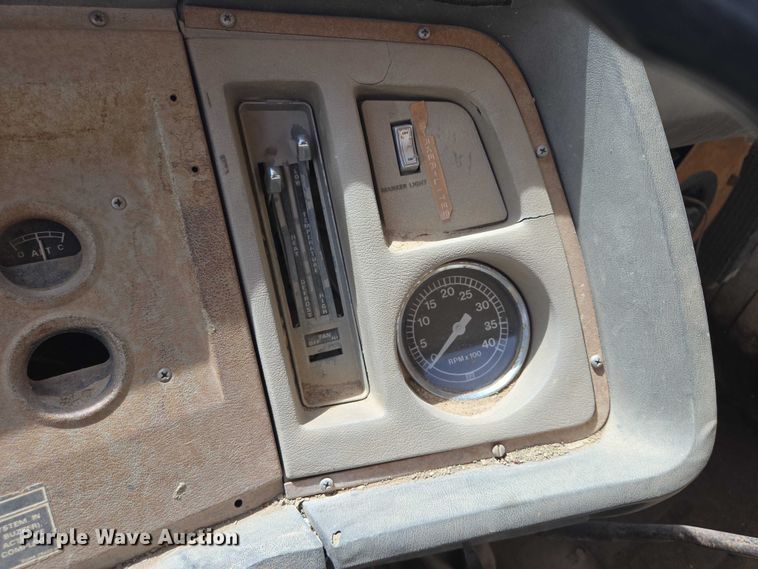 image for item EB1447 1972 Ford 8000 water truck