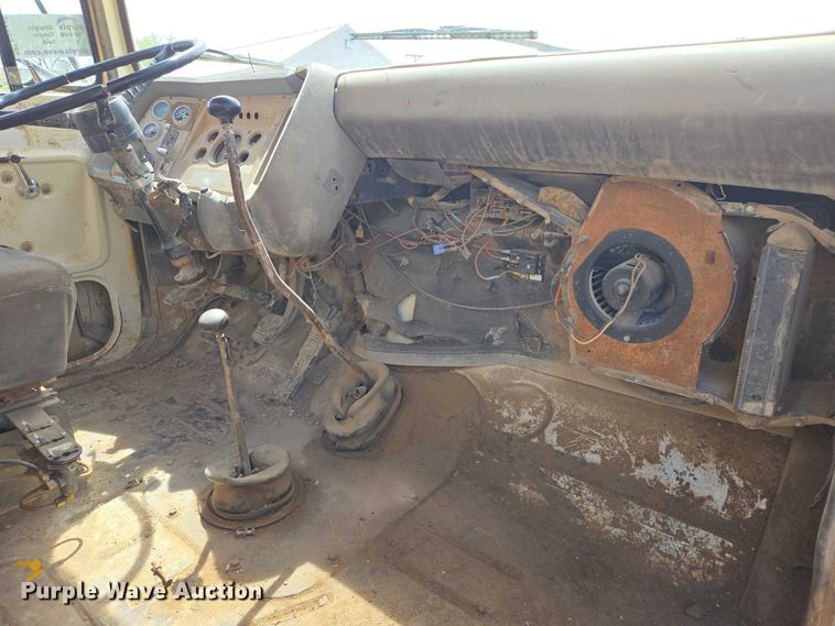 image for item EB1447 1972 Ford 8000 water truck