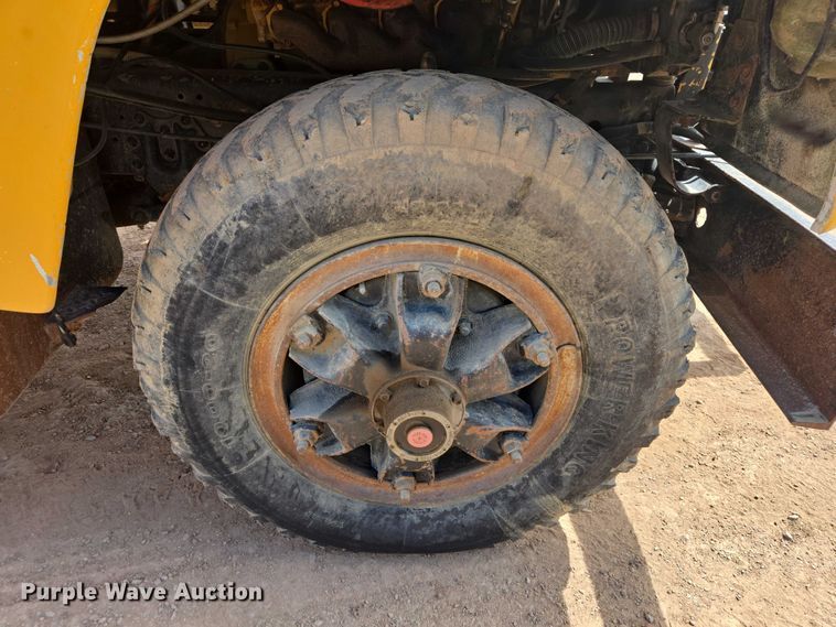 image for item EB1447 1972 Ford 8000 water truck