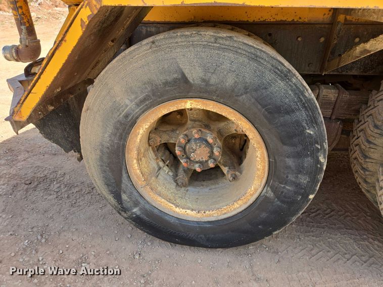 image for item EB1447 1972 Ford 8000 water truck