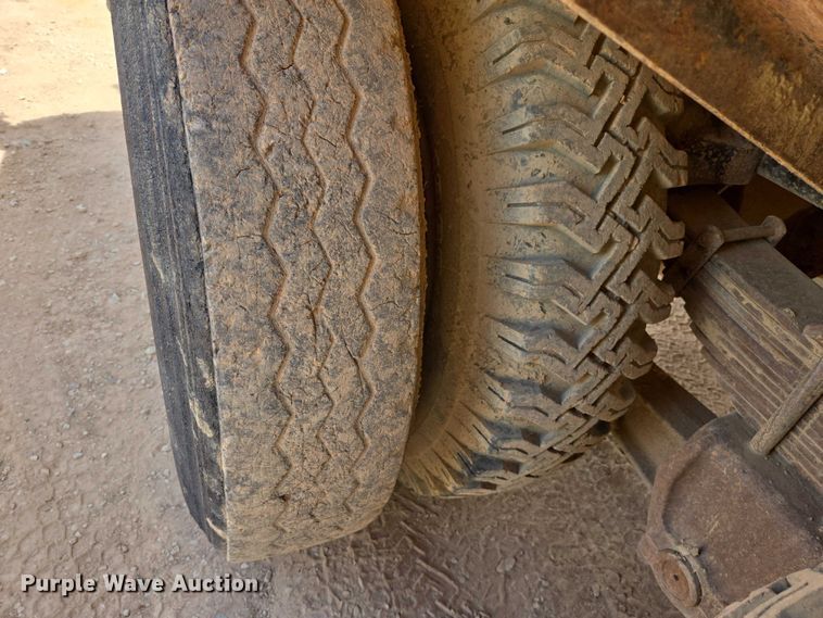 image for item EB1447 1972 Ford 8000 water truck