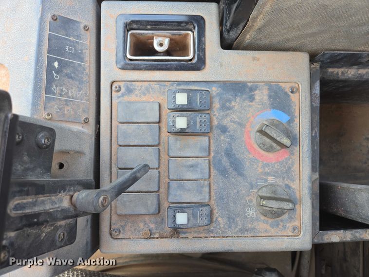 image for item EB1448 2000 Caterpillar 938G wheel loader
