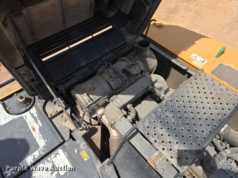 image for item EB1450 2012 Case CX350C excavator
