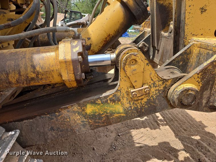 image for item EB1451 1984 Caterpillar D8L dozer