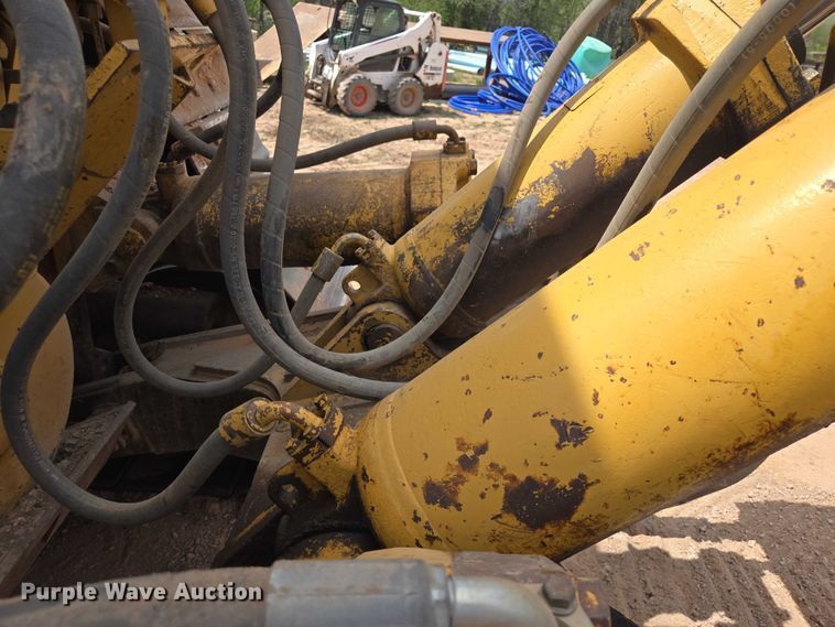 image for item EB1451 1984 Caterpillar D8L dozer