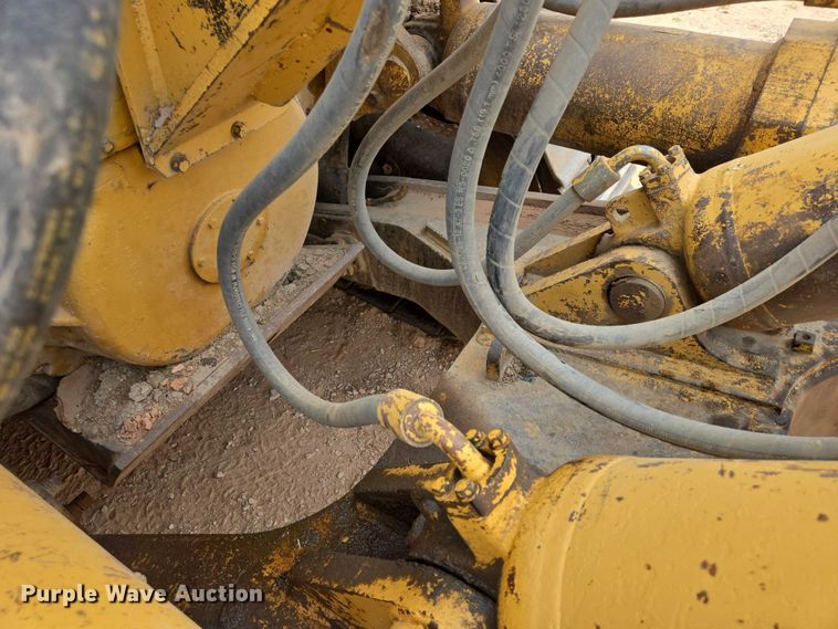 image for item EB1451 1984 Caterpillar D8L dozer