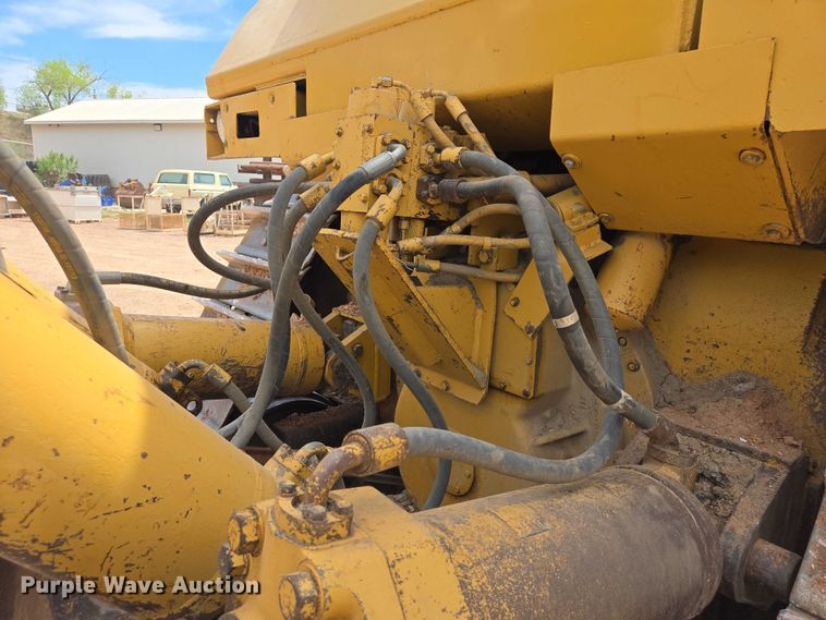 image for item EB1451 1984 Caterpillar D8L dozer