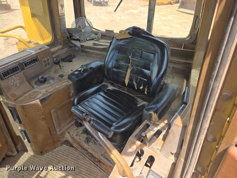 image for item EB1451 1984 Caterpillar D8L dozer
