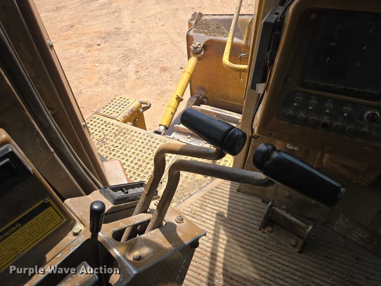 image for item EB1451 1984 Caterpillar D8L dozer