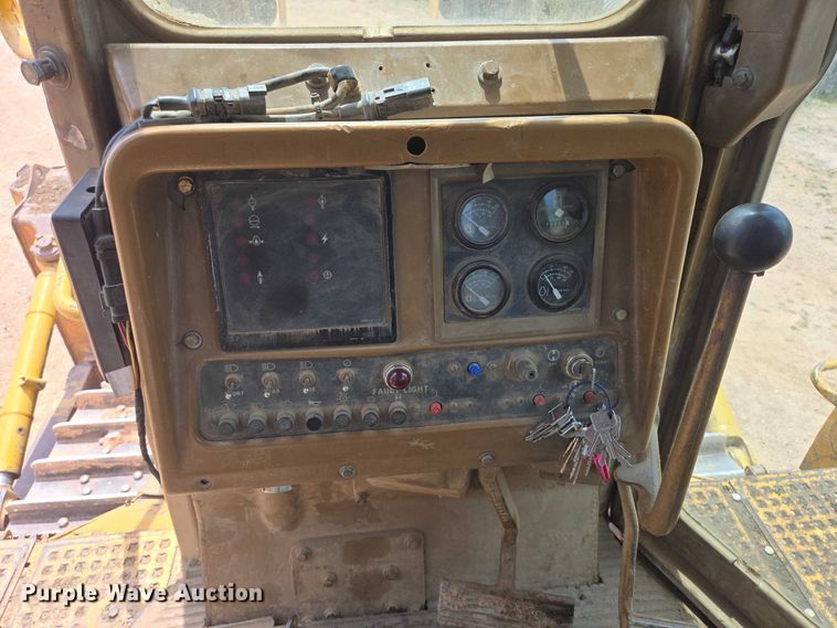 image for item EB1451 1984 Caterpillar D8L dozer
