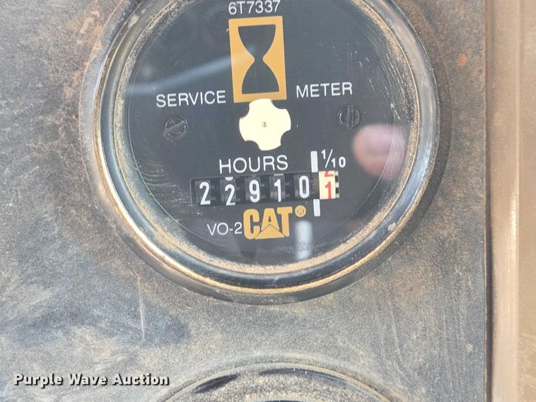 image for item EB1451 1984 Caterpillar D8L dozer