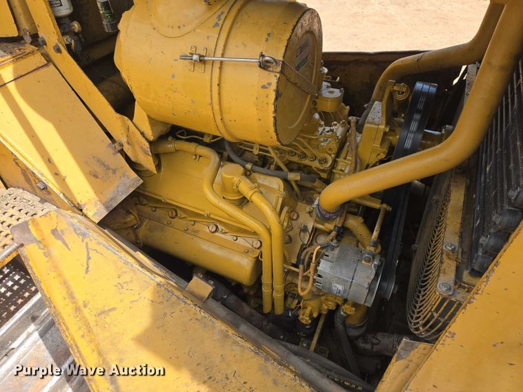 image for item EB1451 1984 Caterpillar D8L dozer