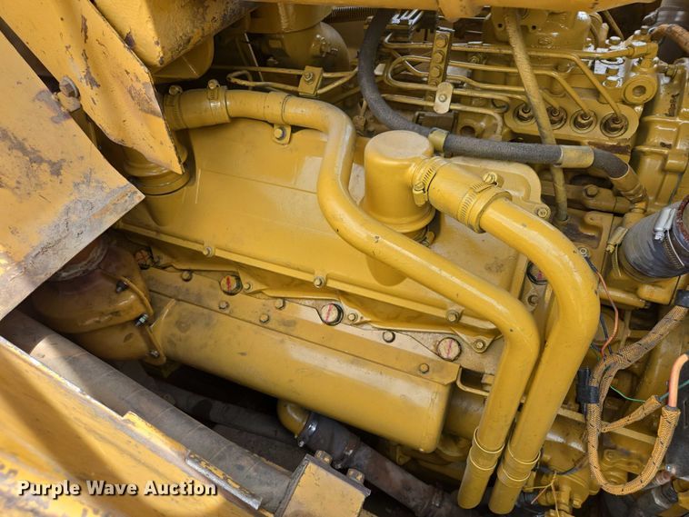 image for item EB1451 1984 Caterpillar D8L dozer