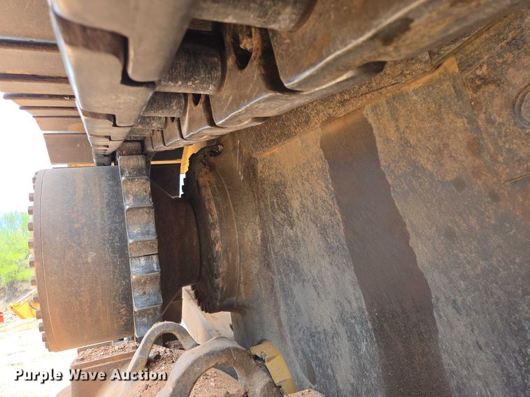 image for item EB1451 1984 Caterpillar D8L dozer