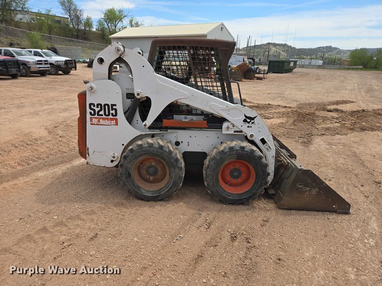image for item EB1452 2008 Bobcat S205 skid steer loader