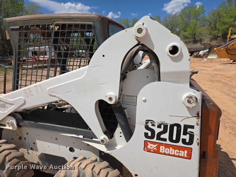 image for item EB1454 2008 Bobcat S205 skid steer loader