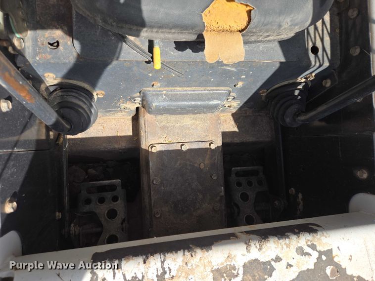 image for item EB1454 2008 Bobcat S205 skid steer loader