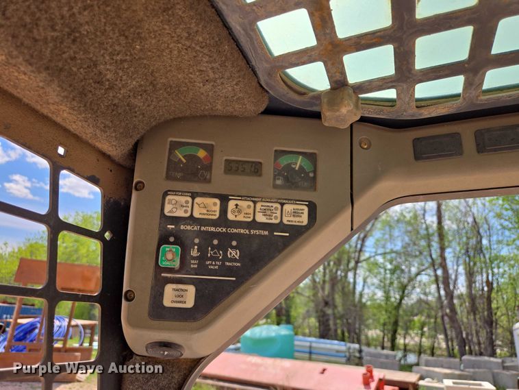 image for item EB1455 2000 Bobcat 863 skid steer loader