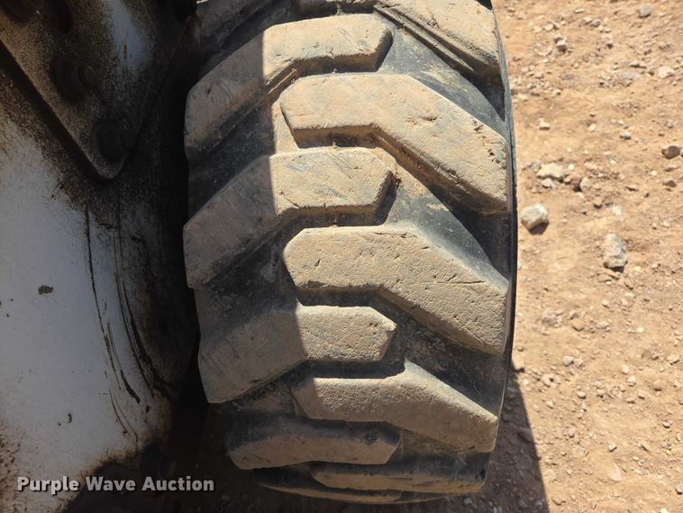 image for item EB1455 2000 Bobcat 863 skid steer loader
