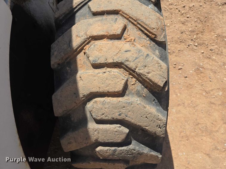 image for item EB1455 2000 Bobcat 863 skid steer loader