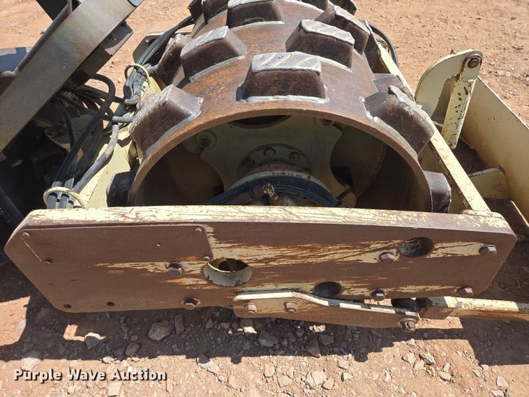 image for item EB1456 Ingersoll Rand SD-25F single drum vibratory roller