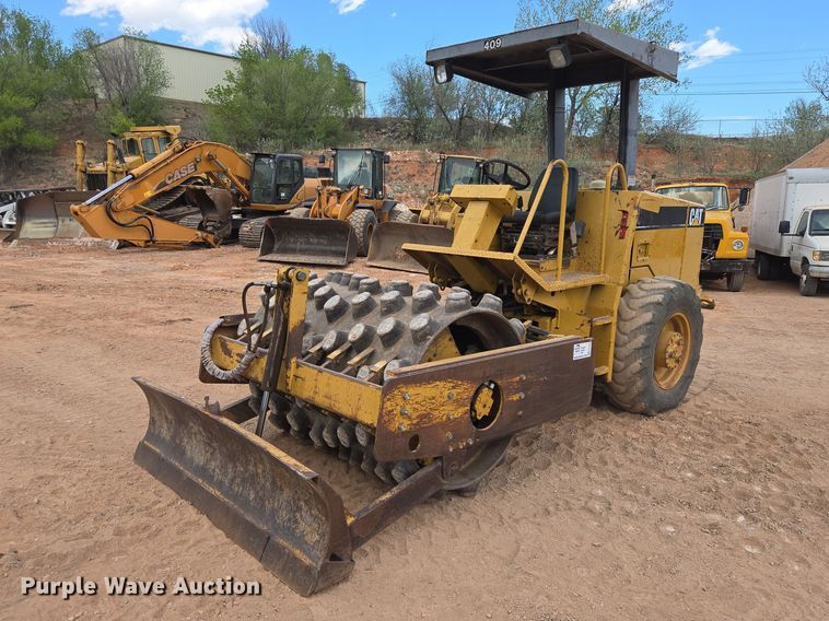 image for item EB1458 1997 Caterpillar CP-433C single drum vibratory roller