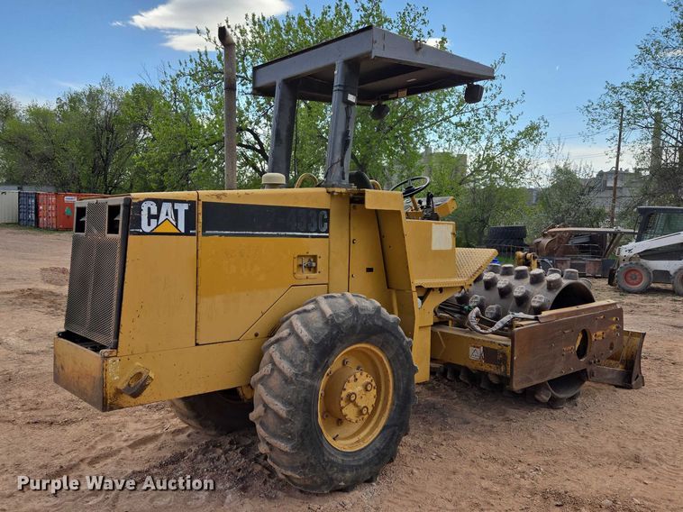image for item EB1458 1997 Caterpillar CP-433C single drum vibratory roller