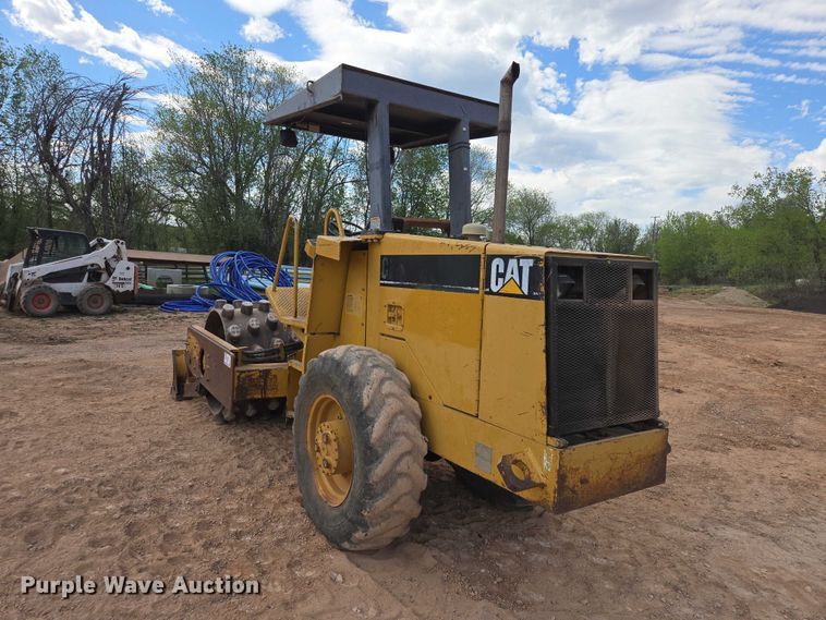 image for item EB1458 1997 Caterpillar CP-433C single drum vibratory roller