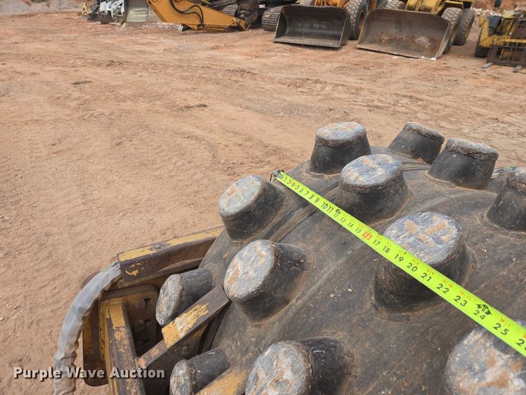 image for item EB1458 1997 Caterpillar CP-433C single drum vibratory roller