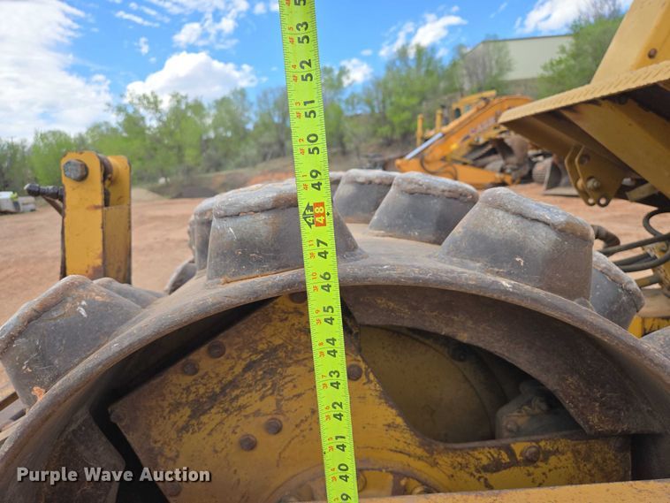 image for item EB1458 1997 Caterpillar CP-433C single drum vibratory roller