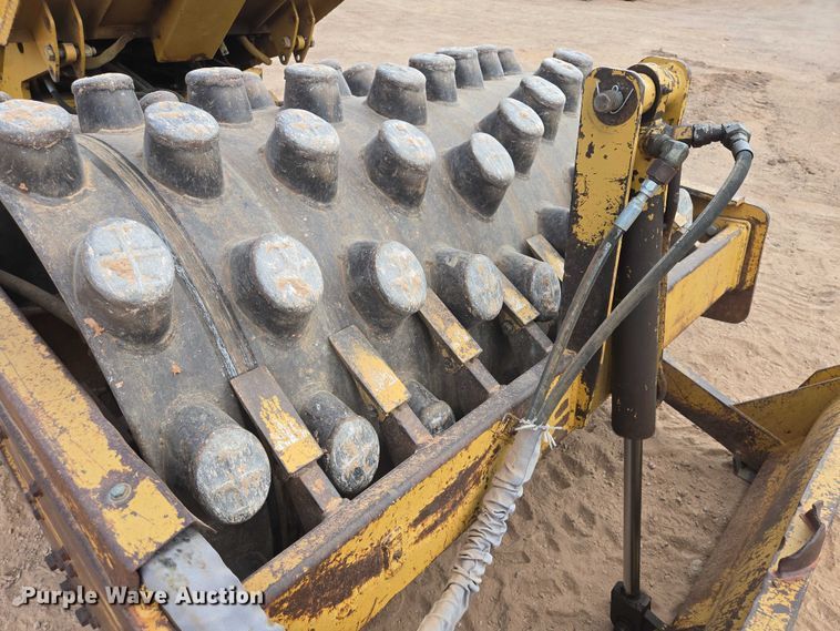 image for item EB1458 1997 Caterpillar CP-433C single drum vibratory roller