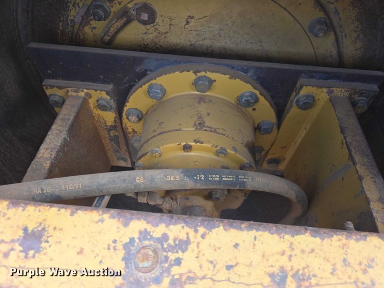 image for item EB1458 1997 Caterpillar CP-433C single drum vibratory roller