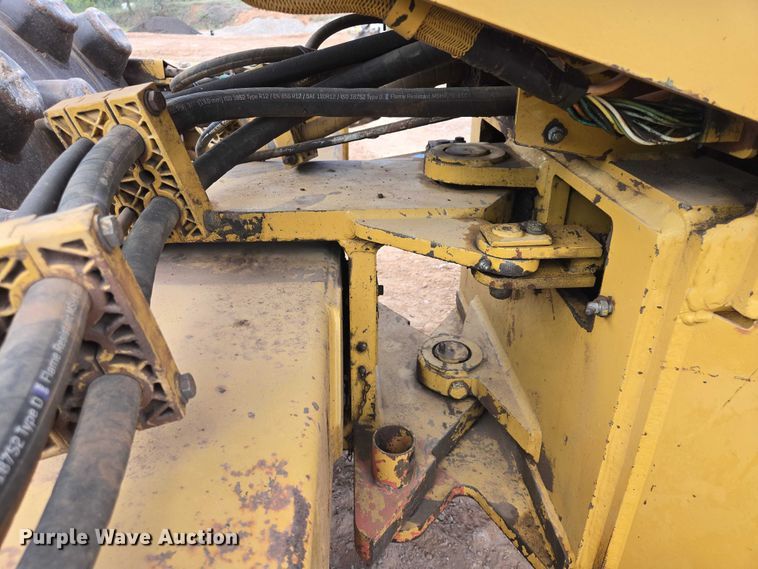 image for item EB1458 1997 Caterpillar CP-433C single drum vibratory roller