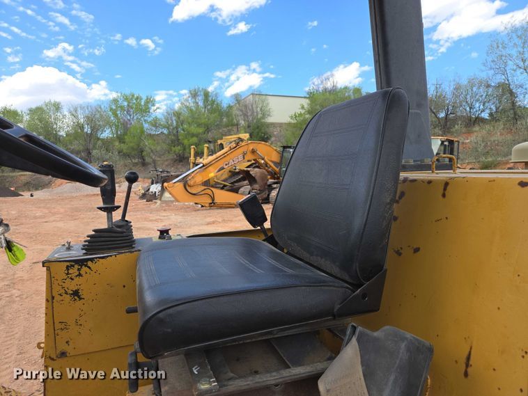 image for item EB1458 1997 Caterpillar CP-433C single drum vibratory roller
