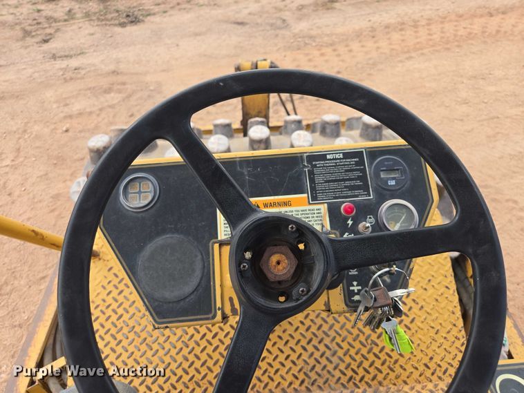 image for item EB1458 1997 Caterpillar CP-433C single drum vibratory roller