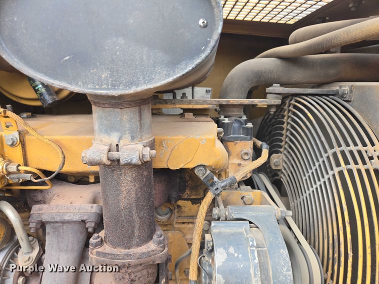 image for item EB1458 1997 Caterpillar CP-433C single drum vibratory roller