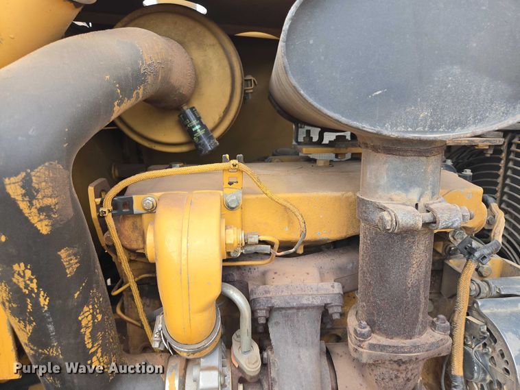image for item EB1458 1997 Caterpillar CP-433C single drum vibratory roller