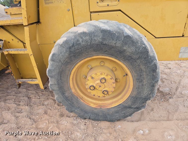 image for item EB1458 1997 Caterpillar CP-433C single drum vibratory roller
