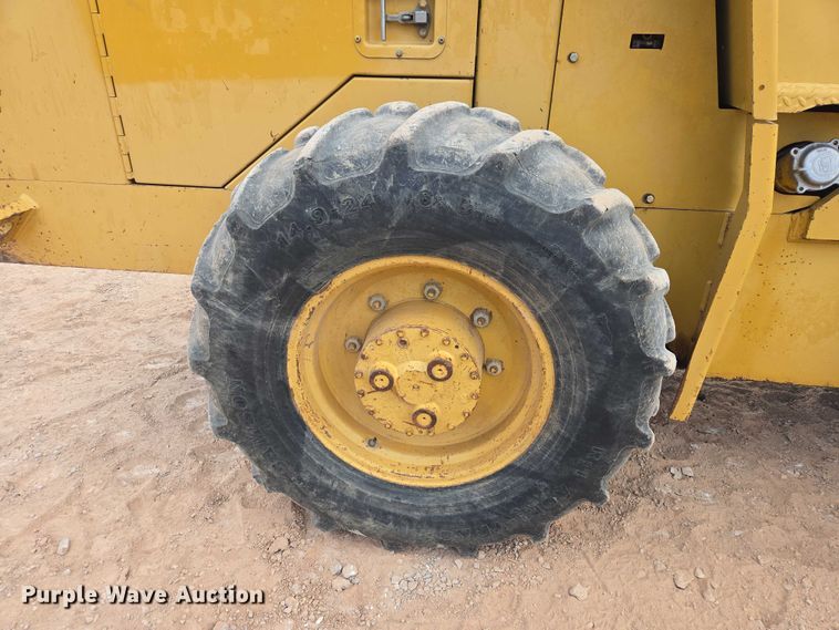 image for item EB1458 1997 Caterpillar CP-433C single drum vibratory roller