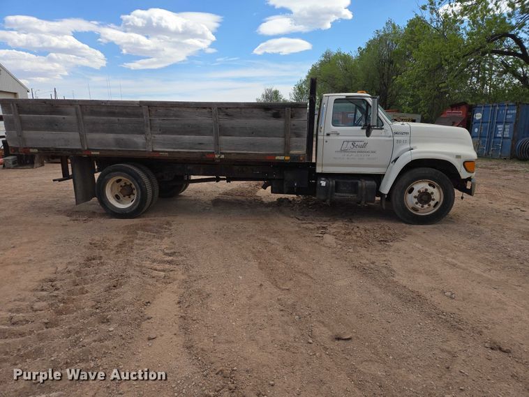 image for item EB1459 1998 Ford F800 dump flatbed truck