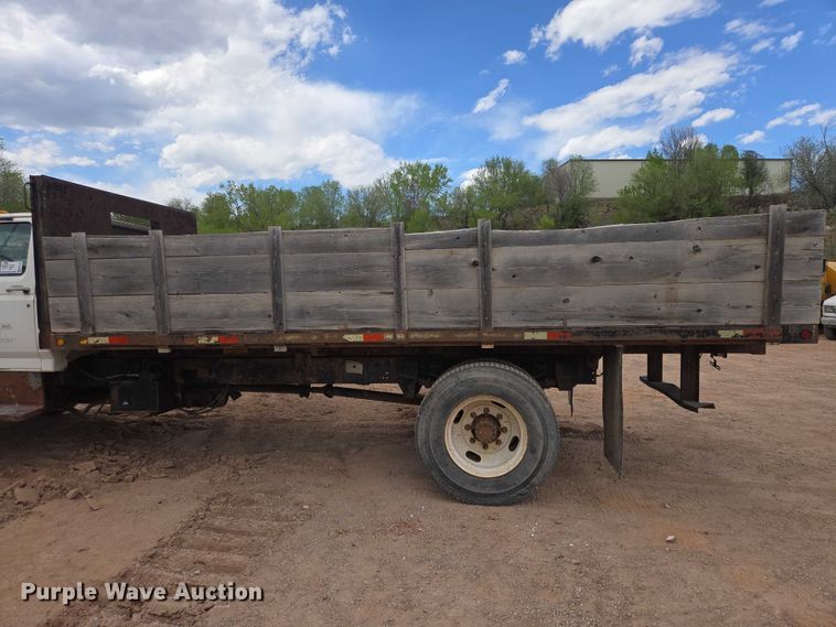 image for item EB1459 1998 Ford F800 dump flatbed truck