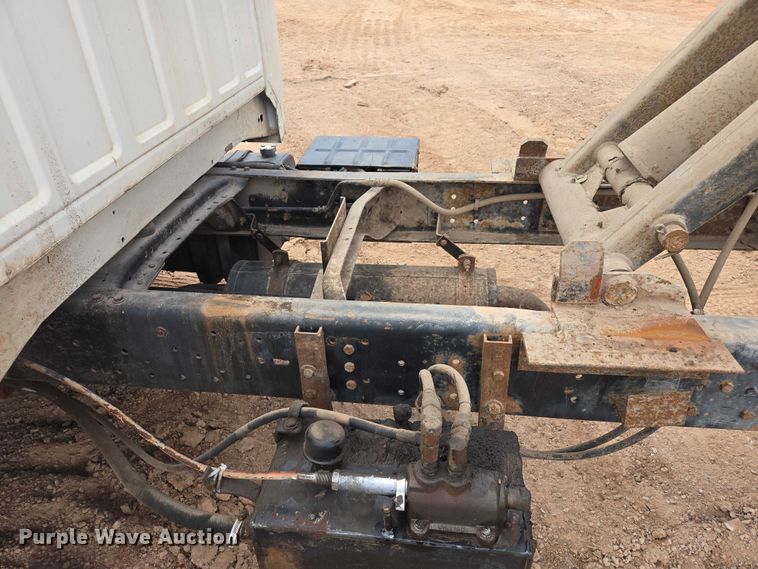 image for item EB1459 1998 Ford F800 dump flatbed truck