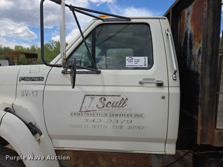 image for item EB1459 1998 Ford F800 dump flatbed truck