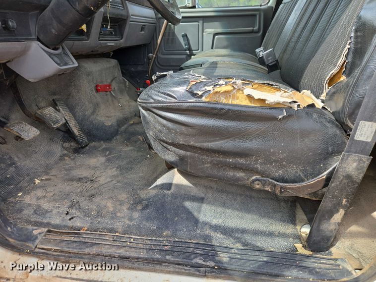 image for item EB1459 1998 Ford F800 dump flatbed truck